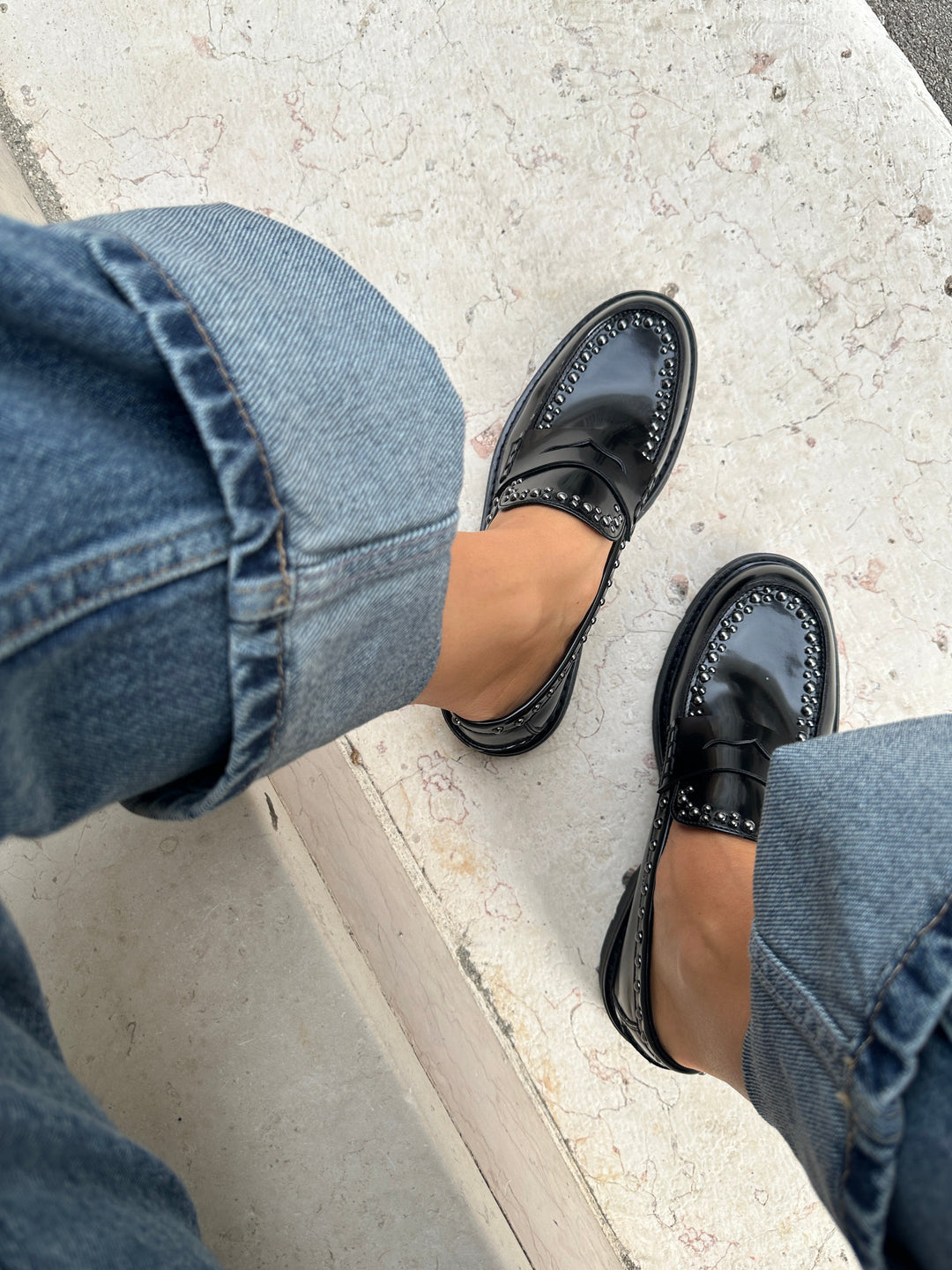 Mocassins noir à clous pour femme