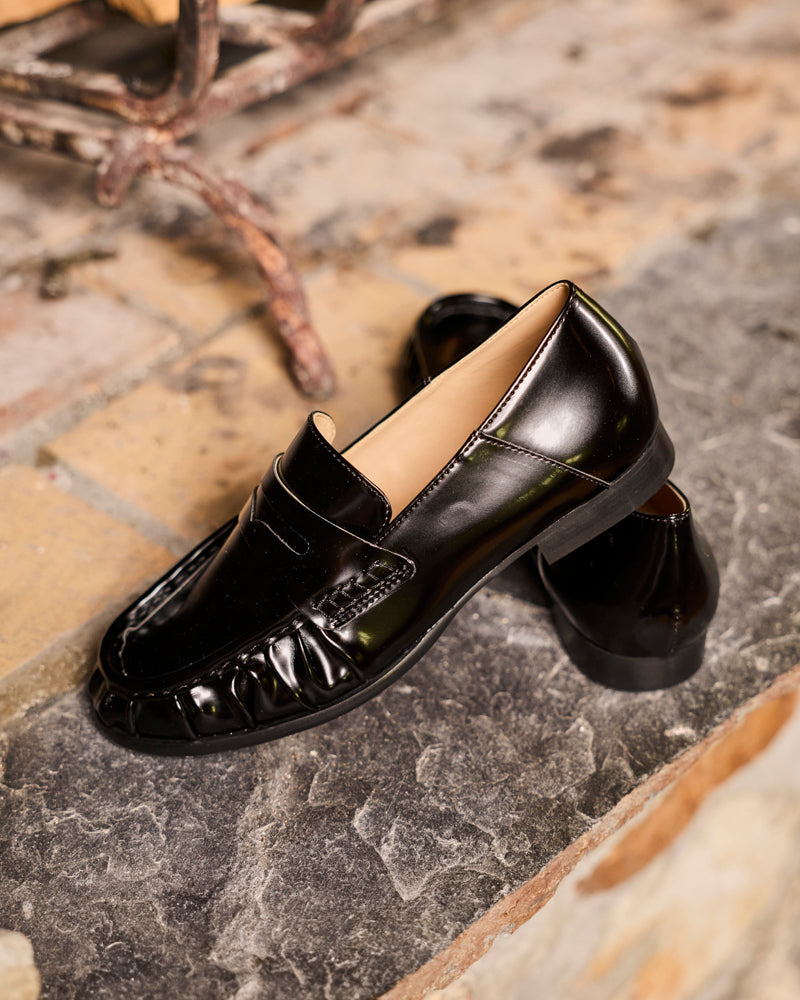 Mocassins vegan de la marque Minuit sur Terre, modèle Erable Noir