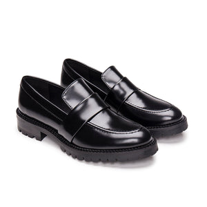 Mocassins femme en cuir vegan noir brillant NAE