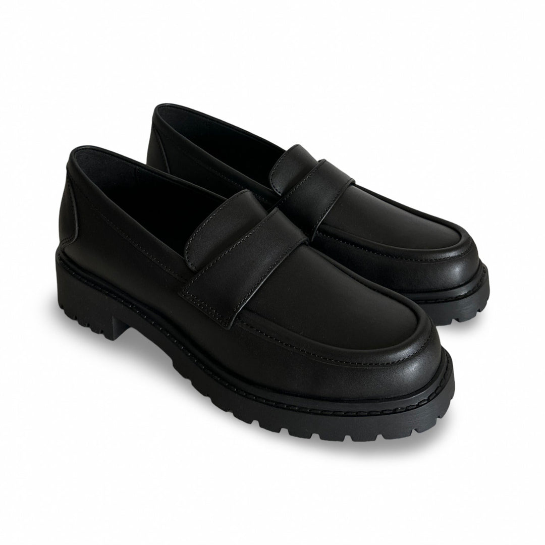 Mocassins noirs en cuir vegan femme semelles chunky