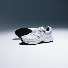 Load image into Gallery viewer, GEN8 - White &amp; Silver