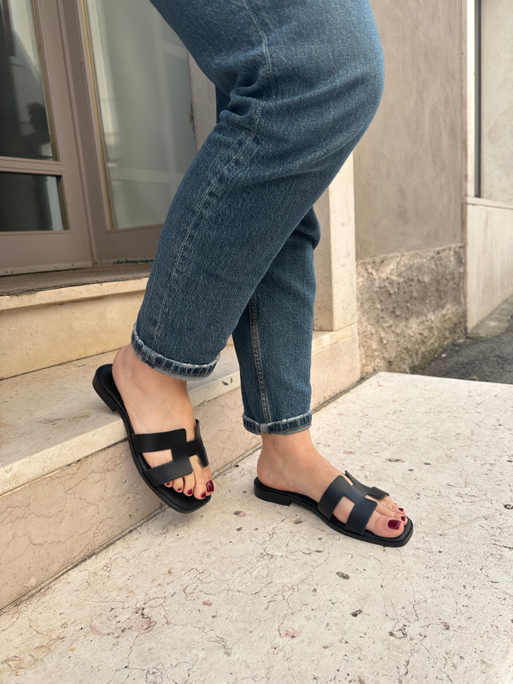 mules en cuir vegan noir
