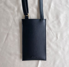 Charger l&#39;image dans la galerie, pochette de téléphone en cuir vegan de pomme noir