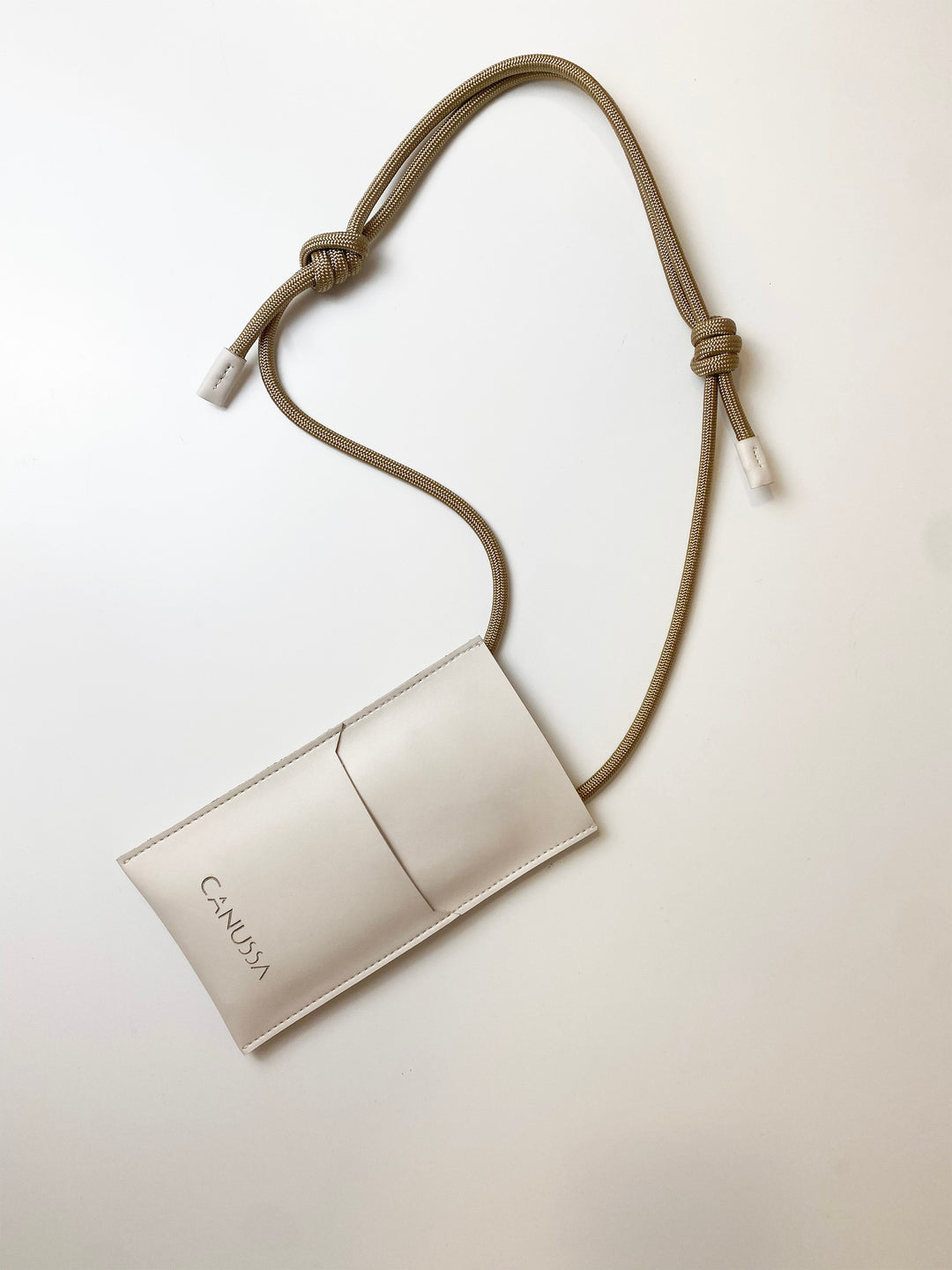 pochette pour smartphone vegan crème