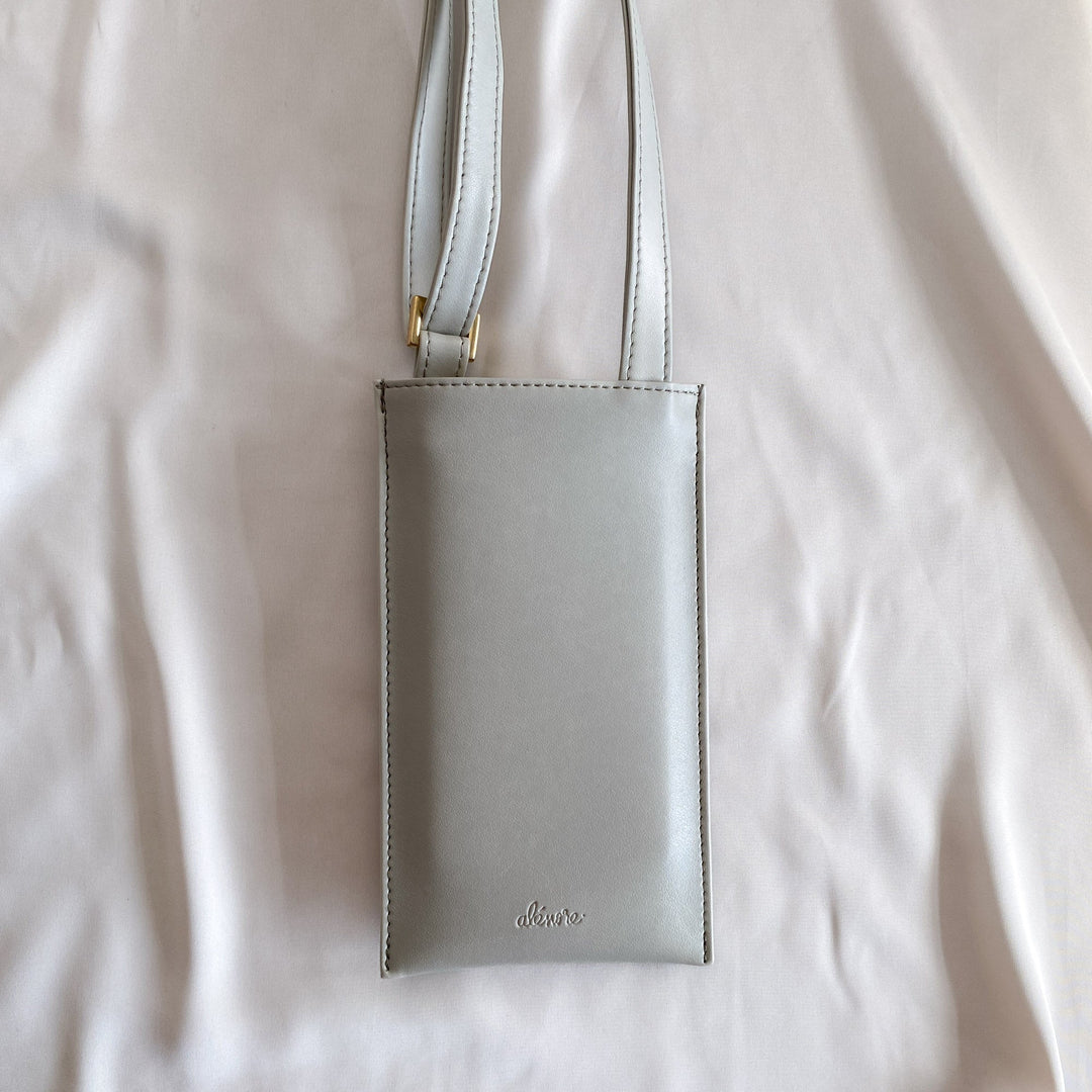 pochette de téléphone en cuir vegan de pomme gris