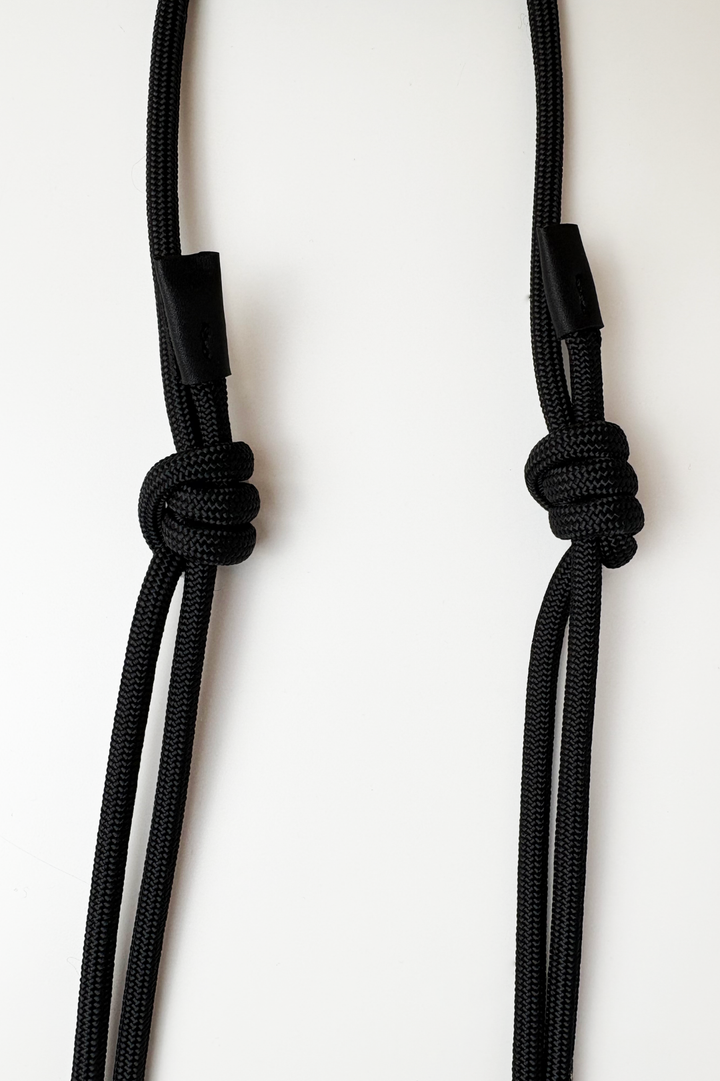 cordon noir pour pochette téléphone vegan