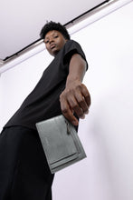 Charger l&#39;image dans la galerie, Porte-cartes femme durable, Uppeal™ - fabriqué avec conscience, style parisien intemporel.