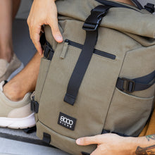 Charger l'image dans la galerie, Grand sac à dos écologique en chanvre khaki pour randonnée ou weekend