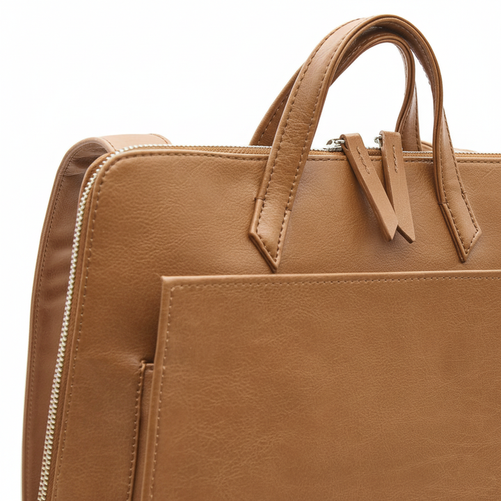 Sac à dos femmel en cuir vegan camel pour ordinateur portable