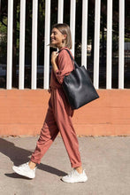 Charger l&#39;image dans la galerie, sac noir cuir vegan