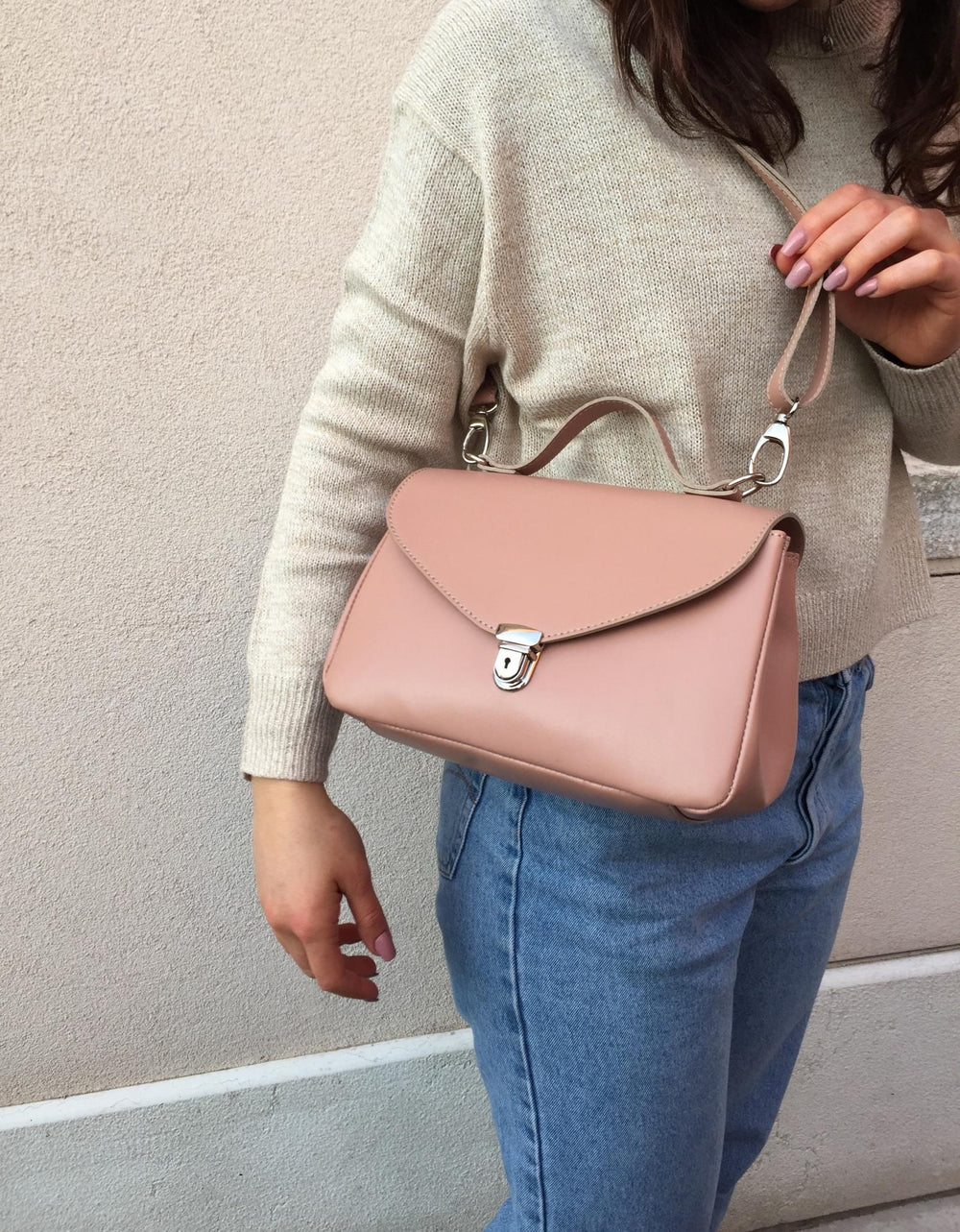 sac à main rose en cuir vegan de pomme