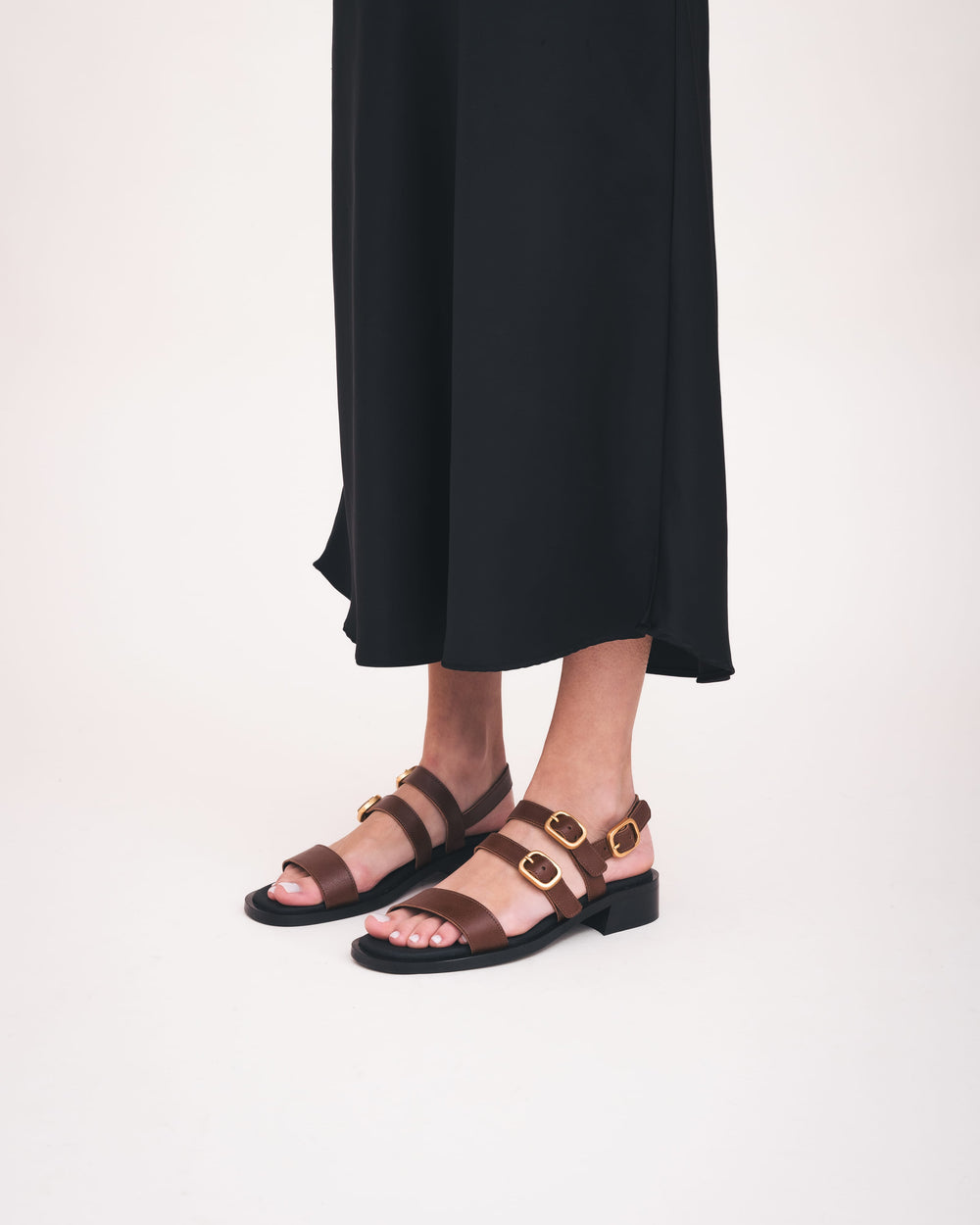 Sandali donna marroni vegani – scarpe estive comode ed eleganti