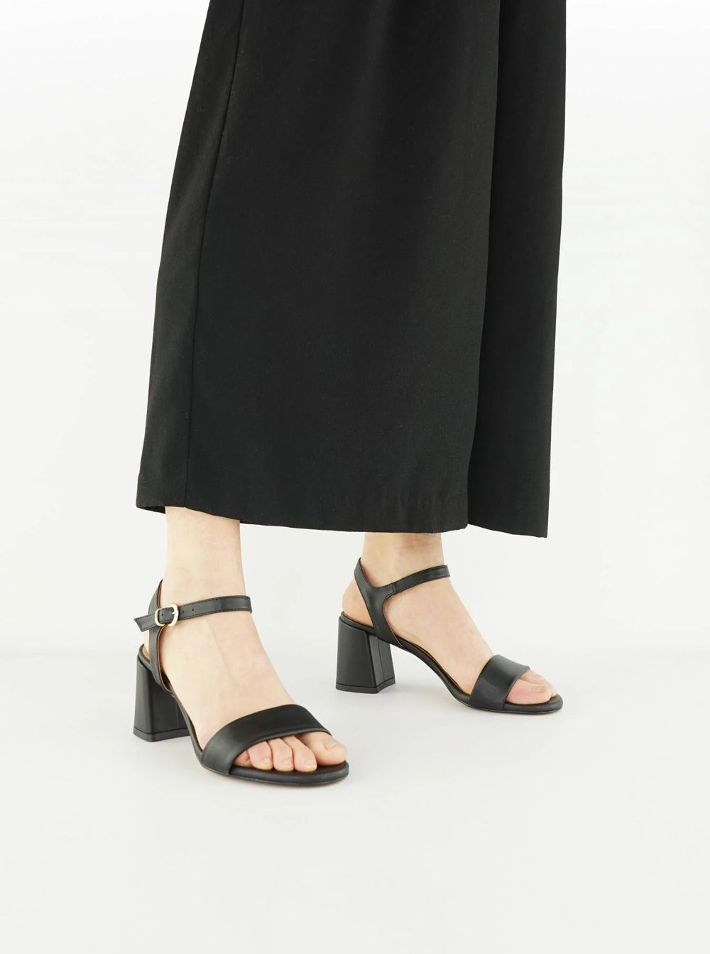 sandales à talons cuir vegan noir