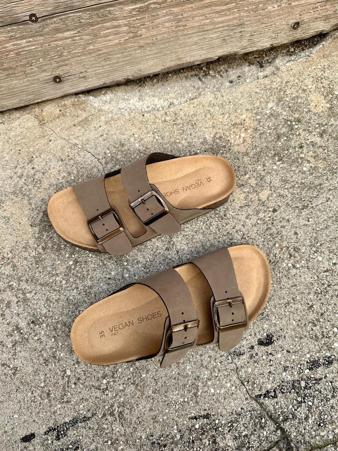sandales types birkenstock marron
