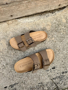 sandales types birkenstock marron