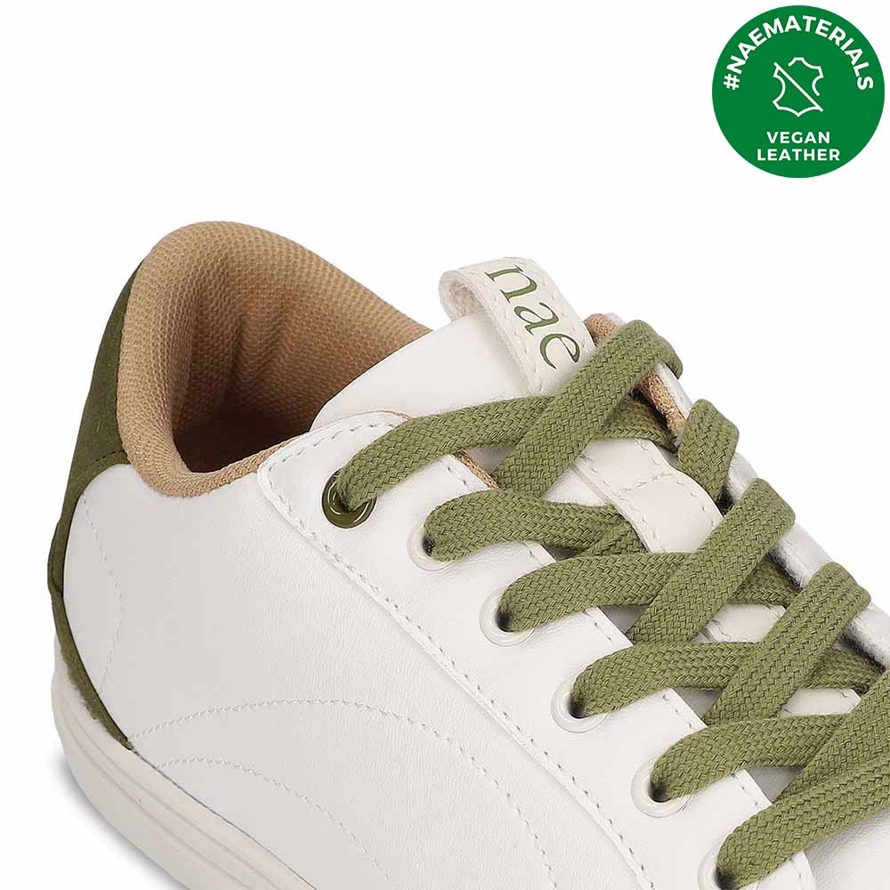 baskets vegan blanche et vert khaki