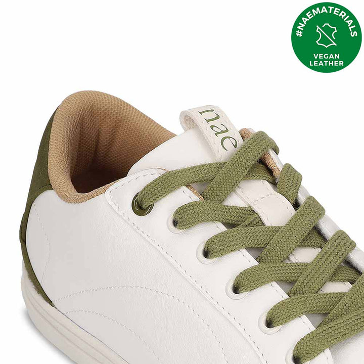 baskets vegan blanche et vert khaki