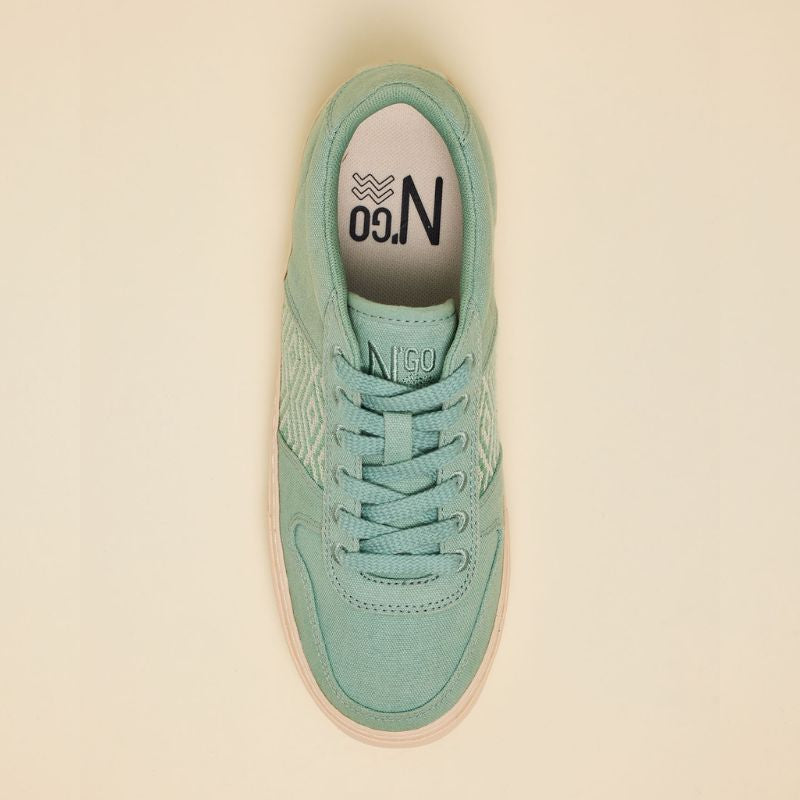 baskets vegan bleu turquoise avec  tissage ethnique marque N&