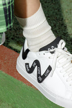 Charger l&#39;image dans la galerie, Straps personnalisés Wild Walker noir pour baskets à scratch