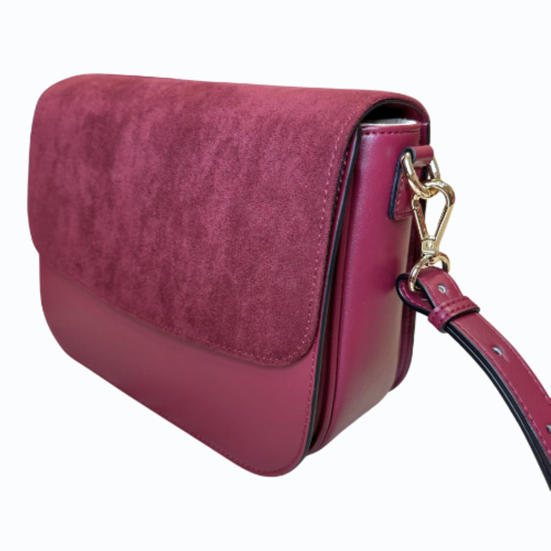 Sac vegan femme Brigitte Oxymore Bordeaux – détail bandoulière et couture latérale