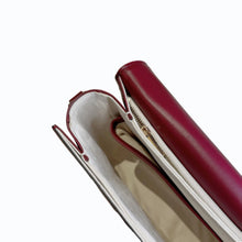 Load image into Gallery viewer, Sac vegan Brigitte Oxymore Bordeaux – intérieur avec compartiments pratiques