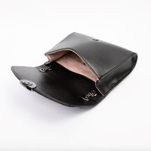 Load image into Gallery viewer, Mini Paname Lézard Noir – sac vegan femme Uppeal™ avec intérieur et poche pratique