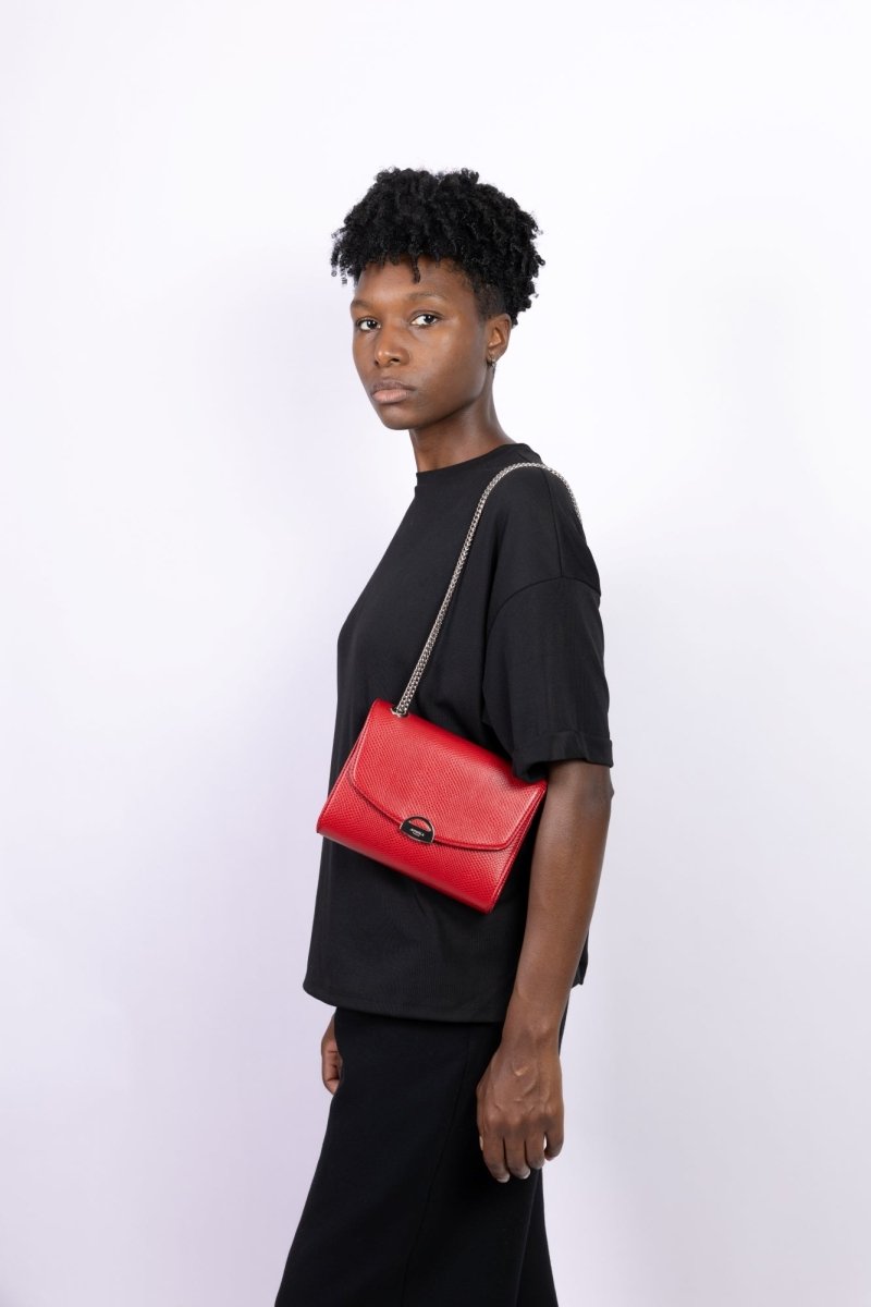 Sac vegan femme rouge effet lézard porté en bandoulière, modèle Mini Paname Ashoka Paris