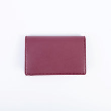 Charger l&#39;image dans la galerie, Accessoire de petite maroquinerie végane : porte-monnaie femme élégant, doublure recyclée, fabrication respectueuse de l’environnement.