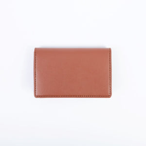 Ashoka Paris présente ce porte-monnaie femme durable : matière Apple Skin, design sobre et chic, fabriqué dans des ateliers responsables.