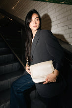 Load image into Gallery viewer, Sac à bandoulière 100% vegan et cruetly free