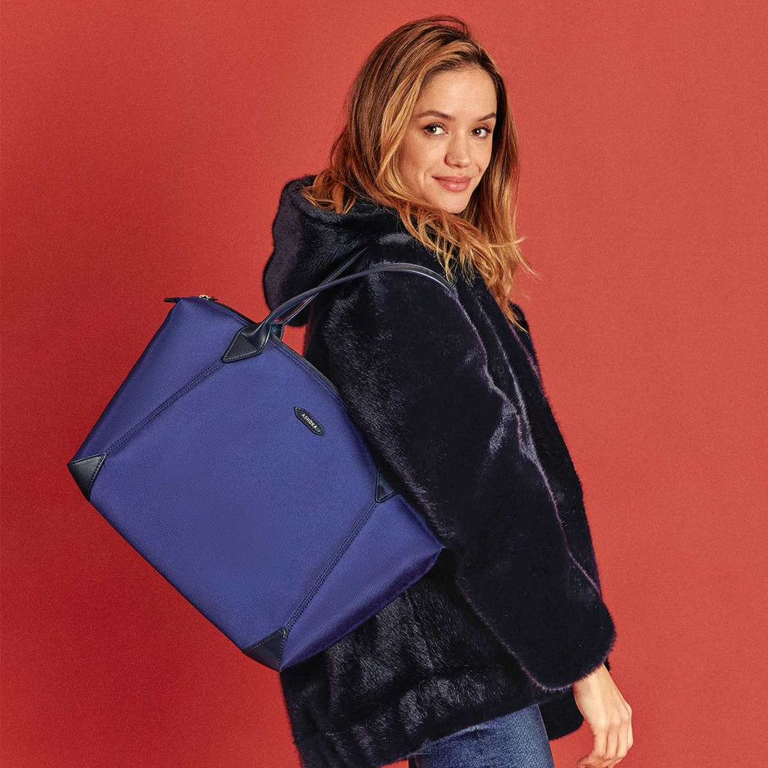 Sac vegan pour femme Apple Skin et Nylon recyclé bleu marine Journey Kromatik , sans cuir, éthique, écoresponsable, écologique, recyclé et sans cruauté