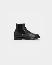 Load image into Gallery viewer, bottines chelsea noires pour homme en cuir vegan