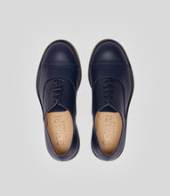 Charger l'image dans la galerie, chaussures femme oxford en cuir vegan bleu 