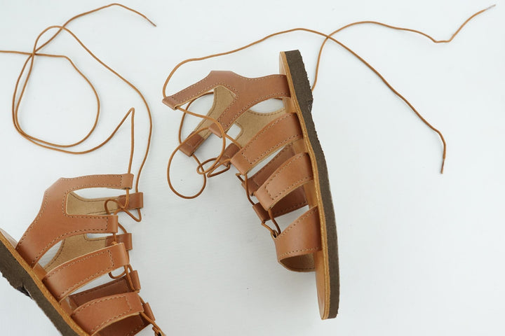 sandales gladiateur en cuir vegan marron