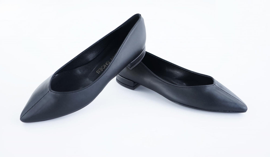 ballerines noires à bout pointu en cuir vegan