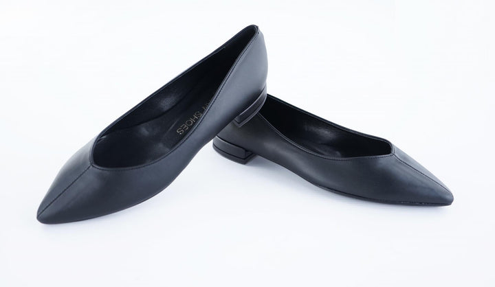 ballerines noires à bout pointu en cuir vegan