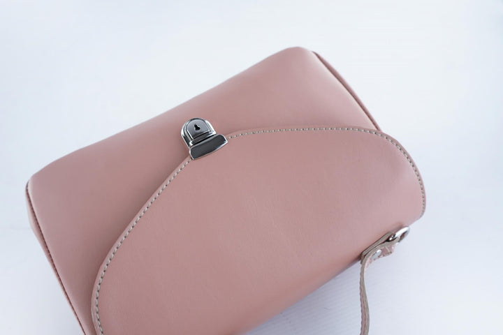 sac à main rose en cuir vegan de pomme