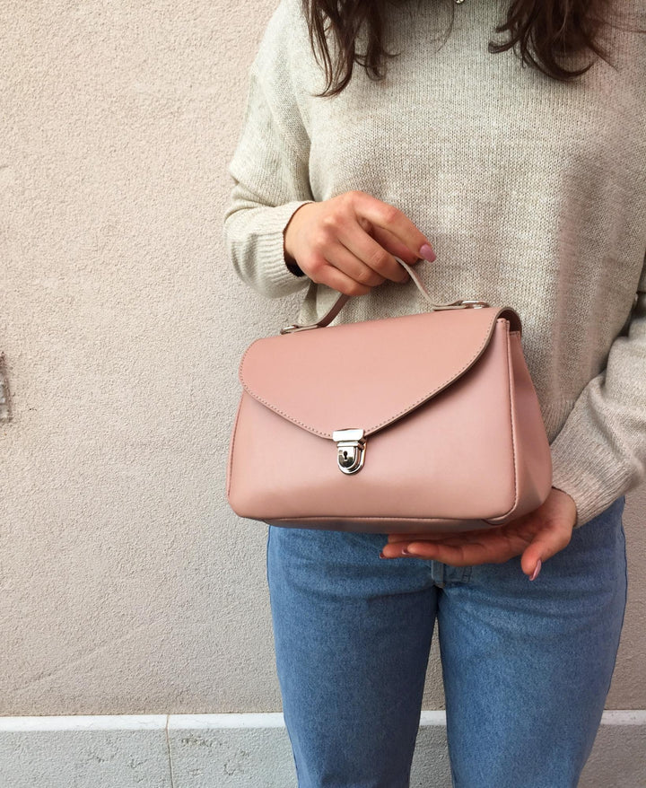 sac à main rose en cuir vegan de pomme