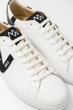 Charger l&#39;image dans la galerie, Baskets vegan personnalisées noires Wild Walker