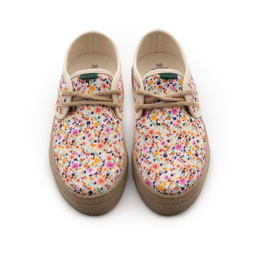 Vegan shoe of recycled plastic printed with white flowers - VESICA PISCIS FOOTWEAR