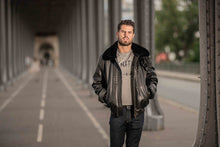 Charger l&#39;image dans la galerie, Blouson aviateur noir, vegan pour homme, Roland, sans cuir, intérieur doublé de fourrure synthétique made in France, fabriqué à Paris, matière italienne, écoresponsable, éthique, écologique, Peta approved et Animal free.