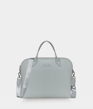 Load image into Gallery viewer, Porte-documents vegan pour femme City Apple Skin gris perle sans cuir, éthique, écoresponsable, écologique, recyclé et sans cruauté