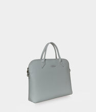 Load image into Gallery viewer, Porte-documents vegan pour femme City Apple Skin gris perle sans cuir, éthique, écoresponsable, écologique, recyclé et sans cruauté
