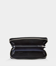 Load image into Gallery viewer, Portefeuille-Compagnon Oxymore noir Apple Skin lisse, éthique écologique recyclé et  écoresponsable.