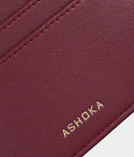 Load image into Gallery viewer, Porte-cartes vegan Apple Skin zippé bordeaux, Haute maroquinerie végane