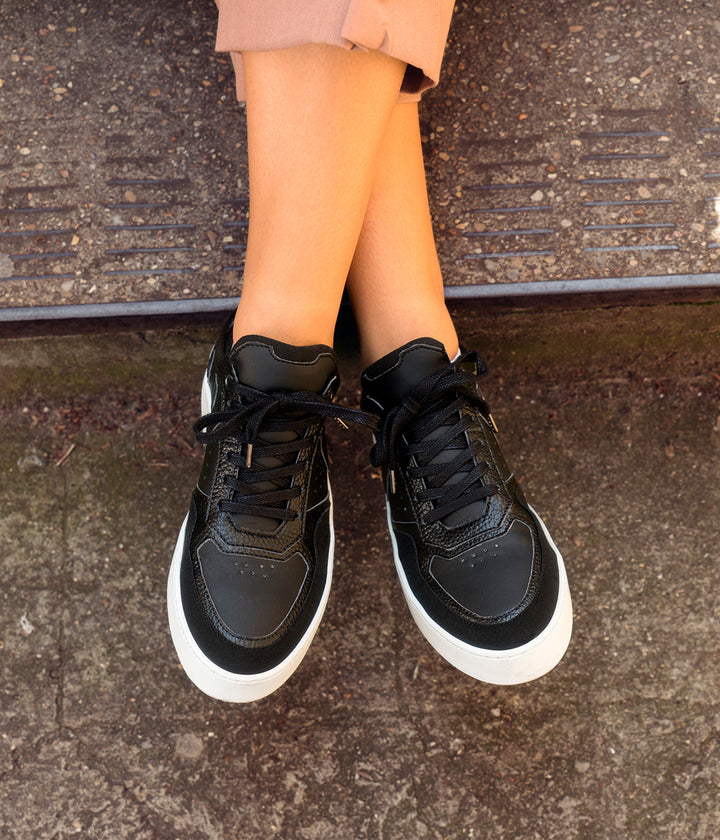 Sneaker végétale Matéo basse biosourcée &amp; recyclée noire - Tennis éthique, écoresponsable et vegan