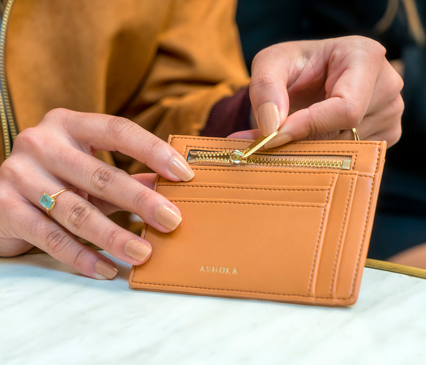 ROBART - Apple Airtag Wallet Homme Femme - Porte-cartes - Portefeuille -  Cuir carbone