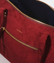 Load image into Gallery viewer, Sac Cabas Mia bordeaux vegan éthique et éco-responsable - Haute Maroquinerie vegan