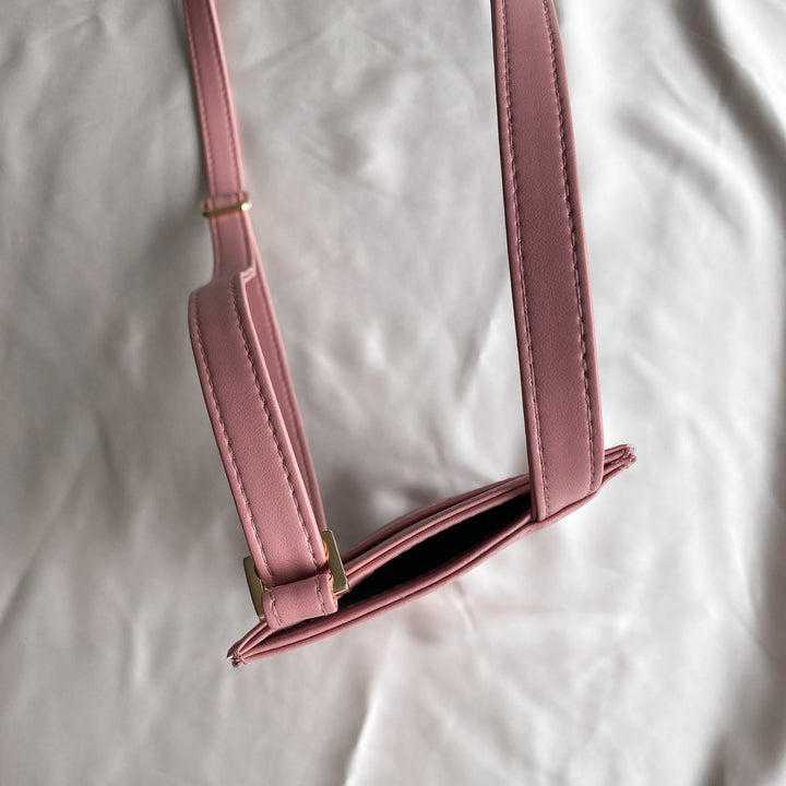 pochette de téléphone en cuir vegan de pomme rose