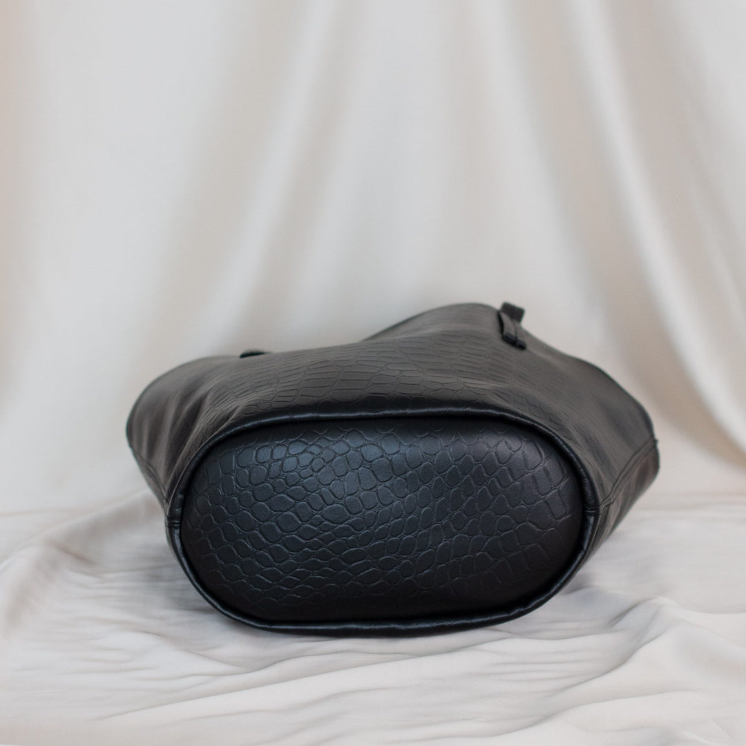 Grand sac en cuir vegan noir effet crocodile Alénore